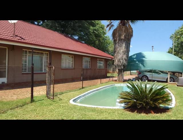 4 BEDROOM HOUSE FOR SALE IN ROODIA